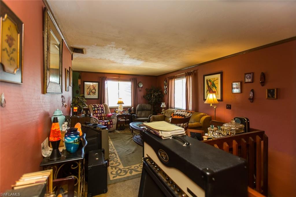 SAN CARLOS PARK - Residential