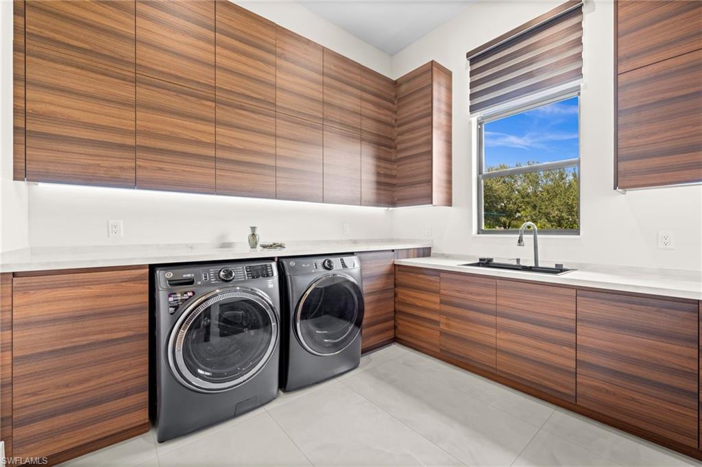 OAKES ESTATES - Residential