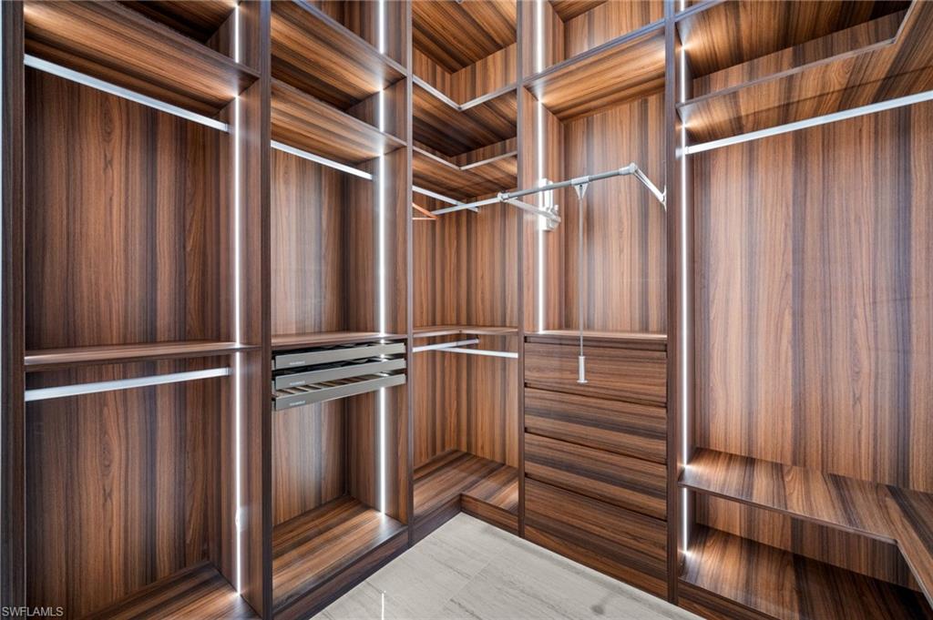 OAKES ESTATES - Residential