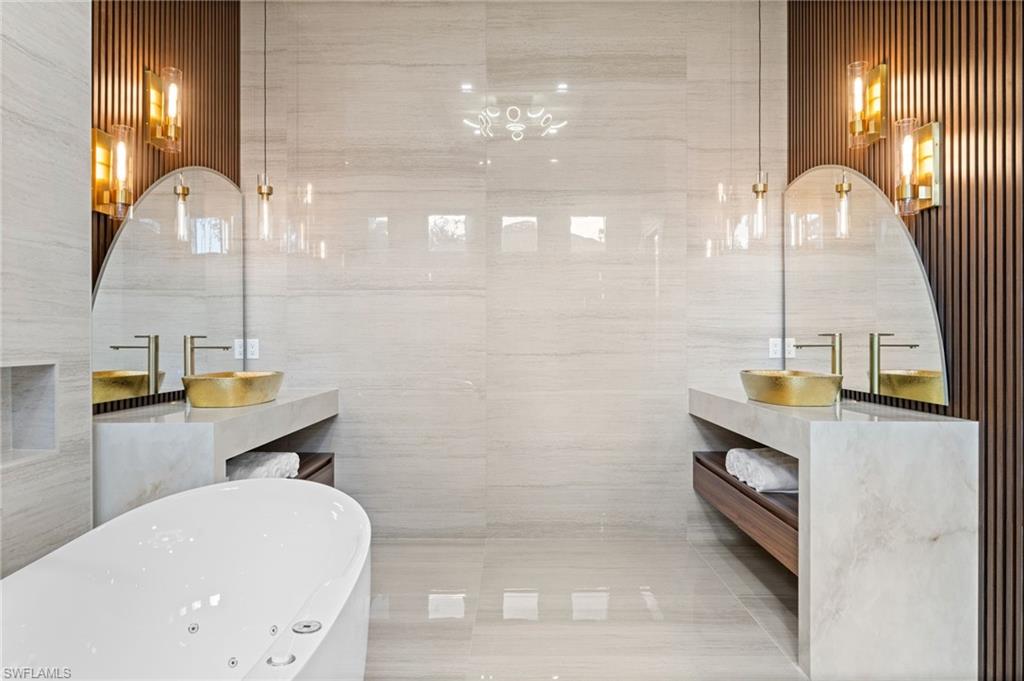 OAKES ESTATES - Residential