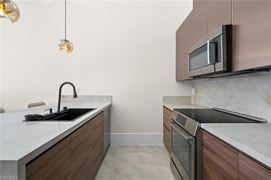 OAKES ESTATES - Residential