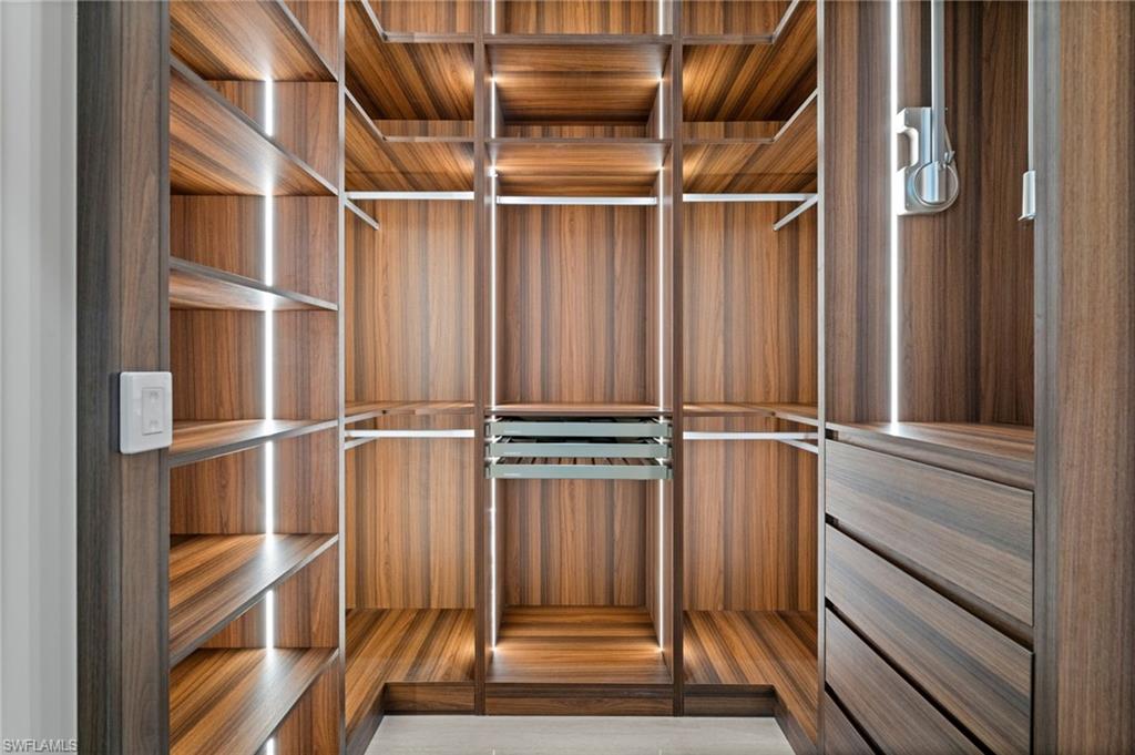 OAKES ESTATES - Residential