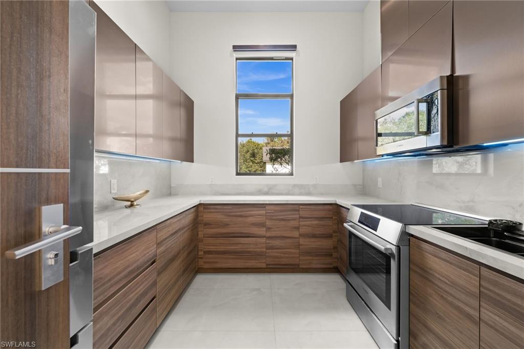 OAKES ESTATES - Residential