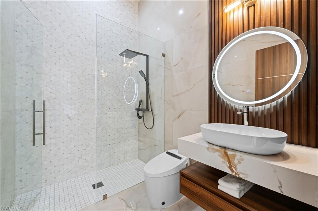 OAKES ESTATES - Residential