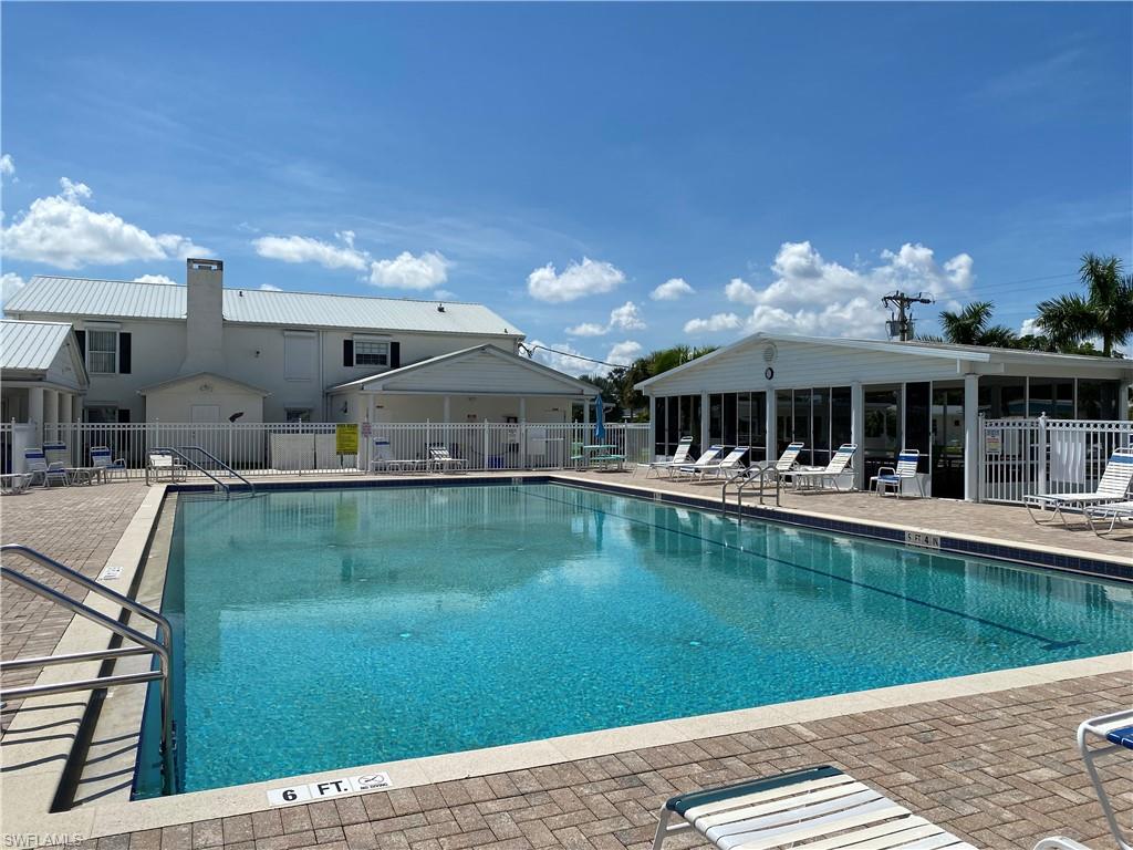 CARRIAGE VILLAGE - Residential