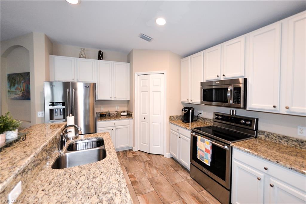 CALUSA PALMS - Residential