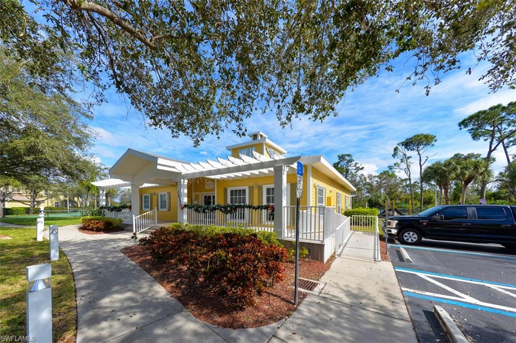 CALUSA PALMS - Residential