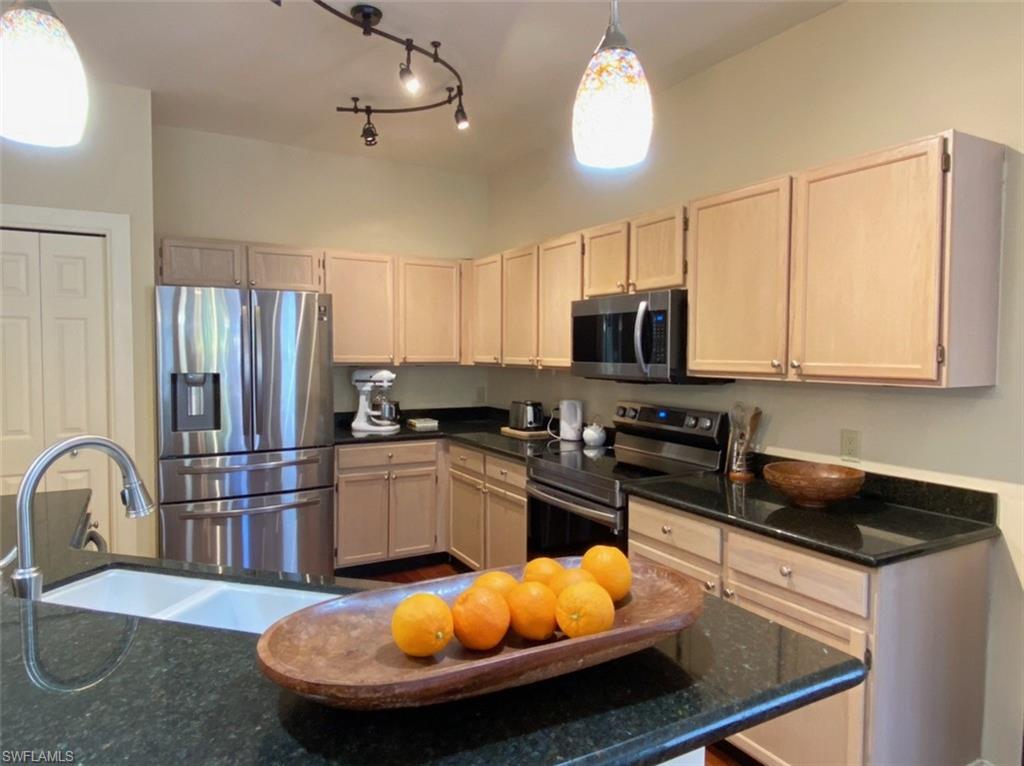 MAPLEWOOD - Residential