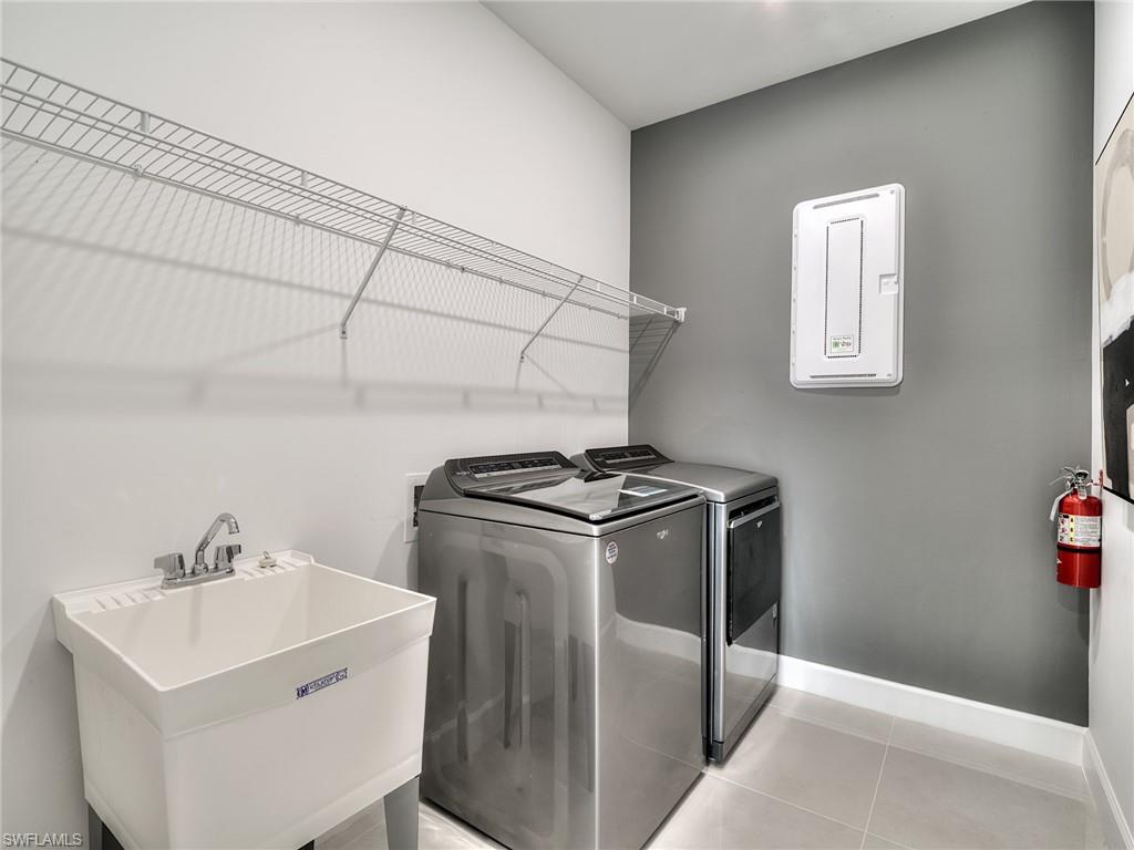 DEL WEBB OAK CREEK - Residential