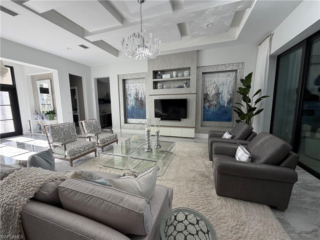 TWIN EAGLES - Residential