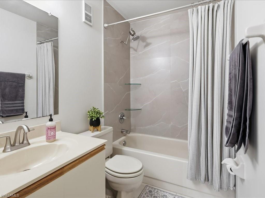 DEAUVILLE LAKE CLUB - Residential