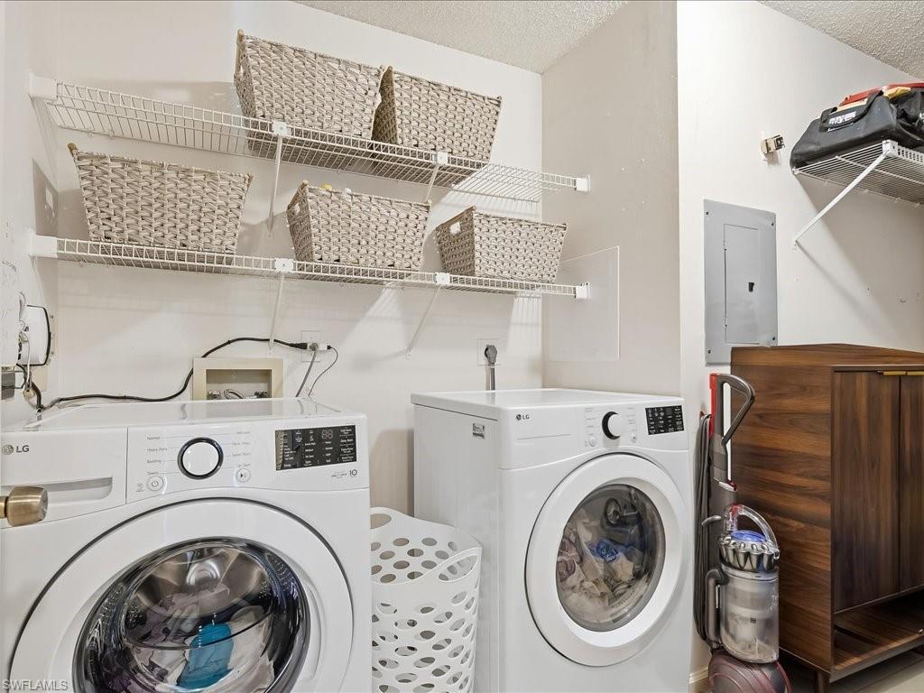 DEAUVILLE LAKE CLUB - Residential