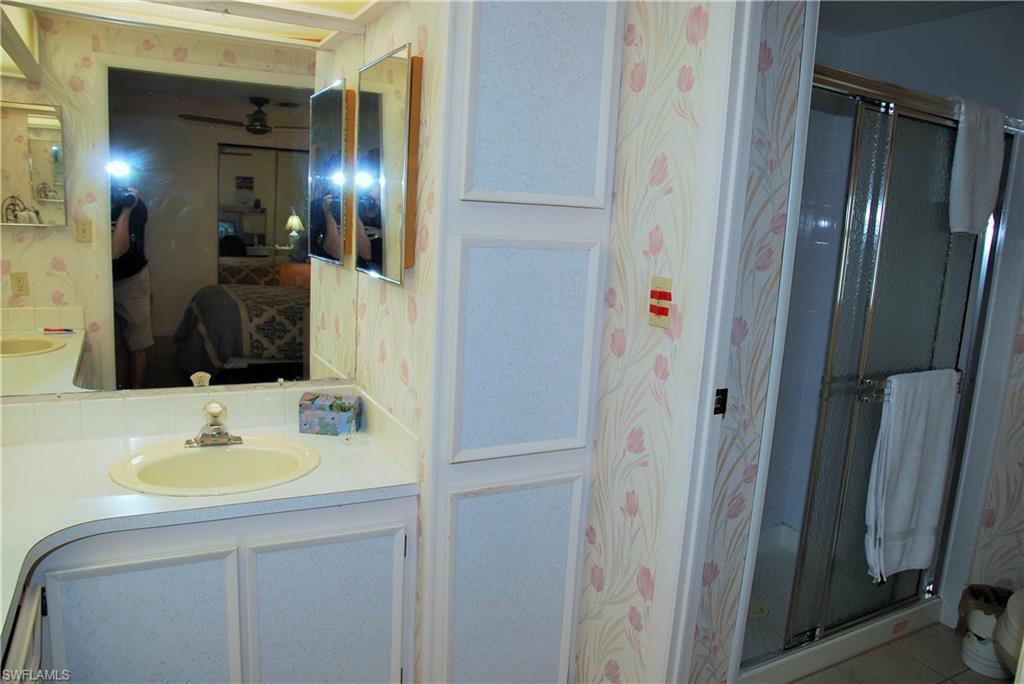 SIX LAKES COUNTRY CLUB - Residential