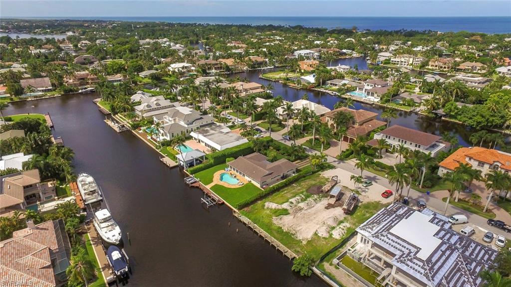 AQUALANE SHORES - Residential