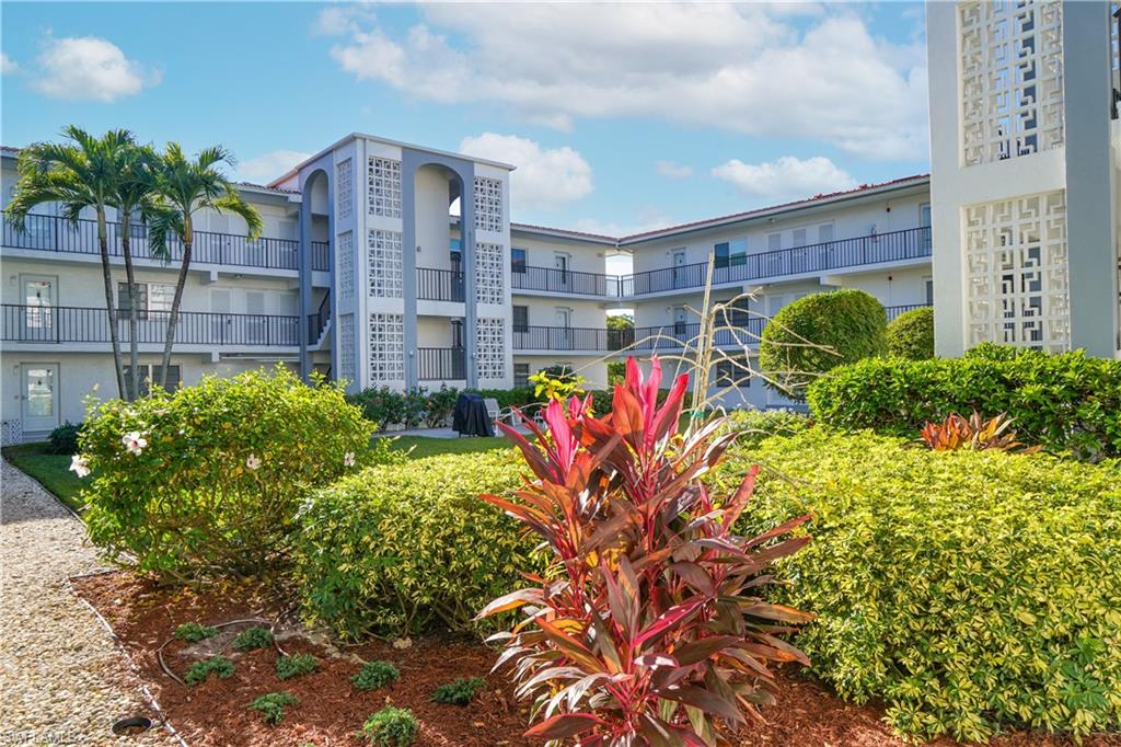 HIGH POINT COUNTRY CLUB - Residential Lease