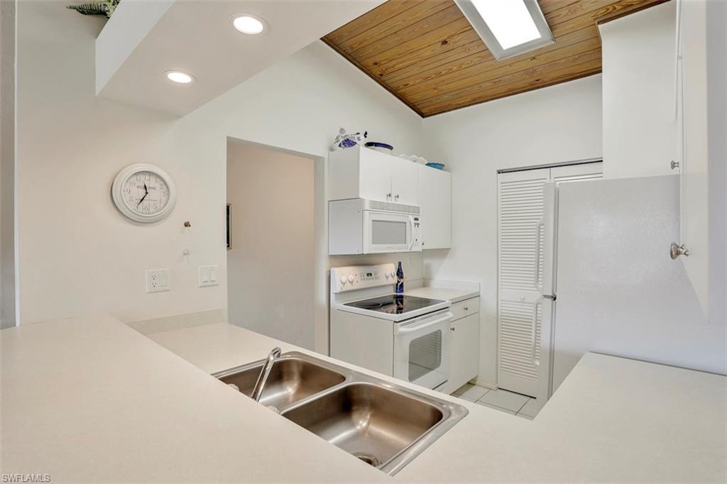 MARINER APTS MARCO ISLAND - Residential