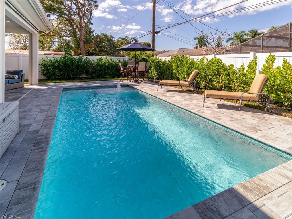 NAPLES PARK - Residential