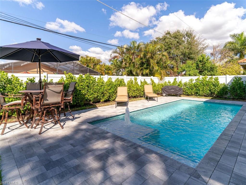 NAPLES PARK - Residential