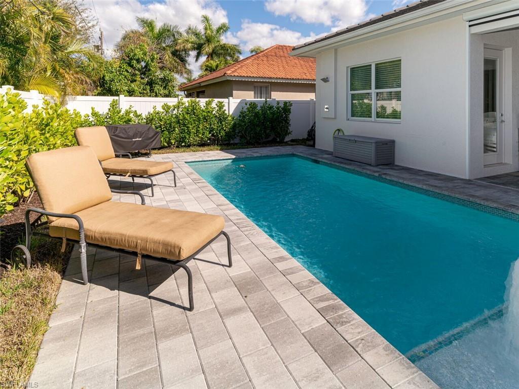 NAPLES PARK - Residential