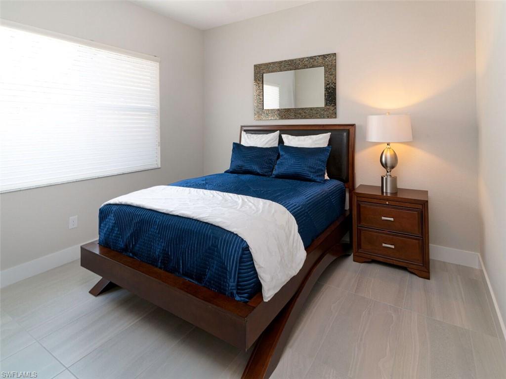 NAPLES PARK - Residential