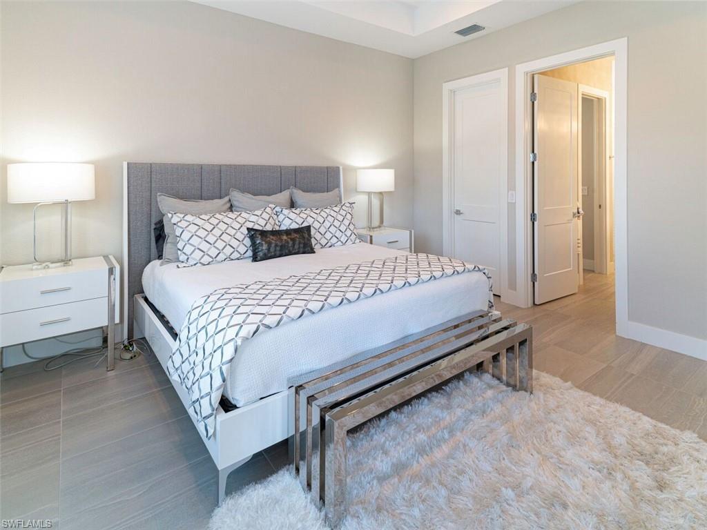 NAPLES PARK - Residential