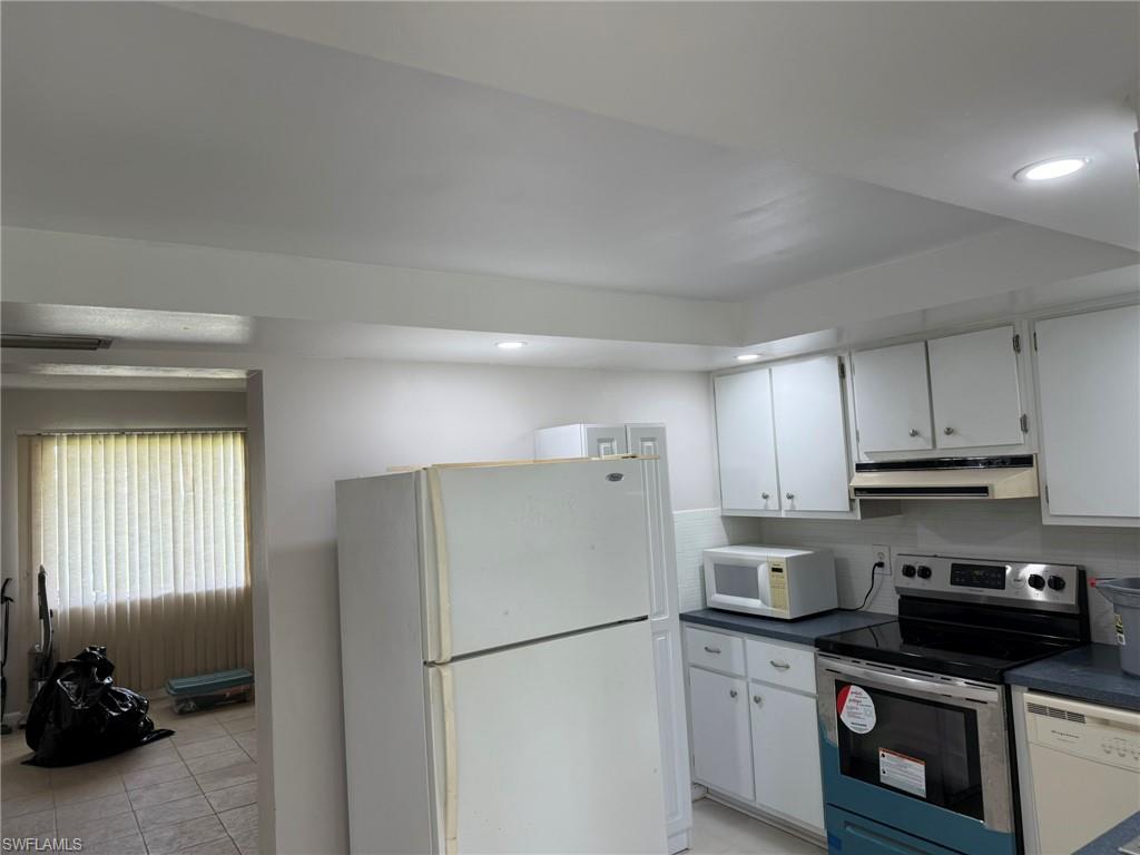 FAIRWAYS I - Residential Lease