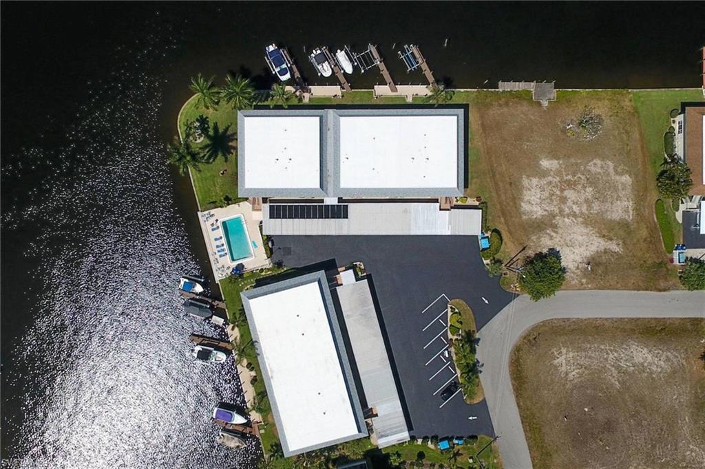 CORAL DEL RIO CONDO - Residential