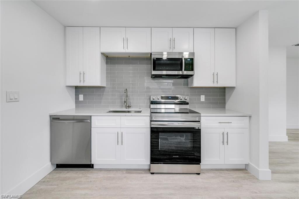 PINE VIEW VILLAS - Residential