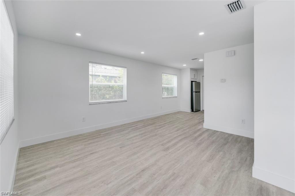 PINE VIEW VILLAS - Residential