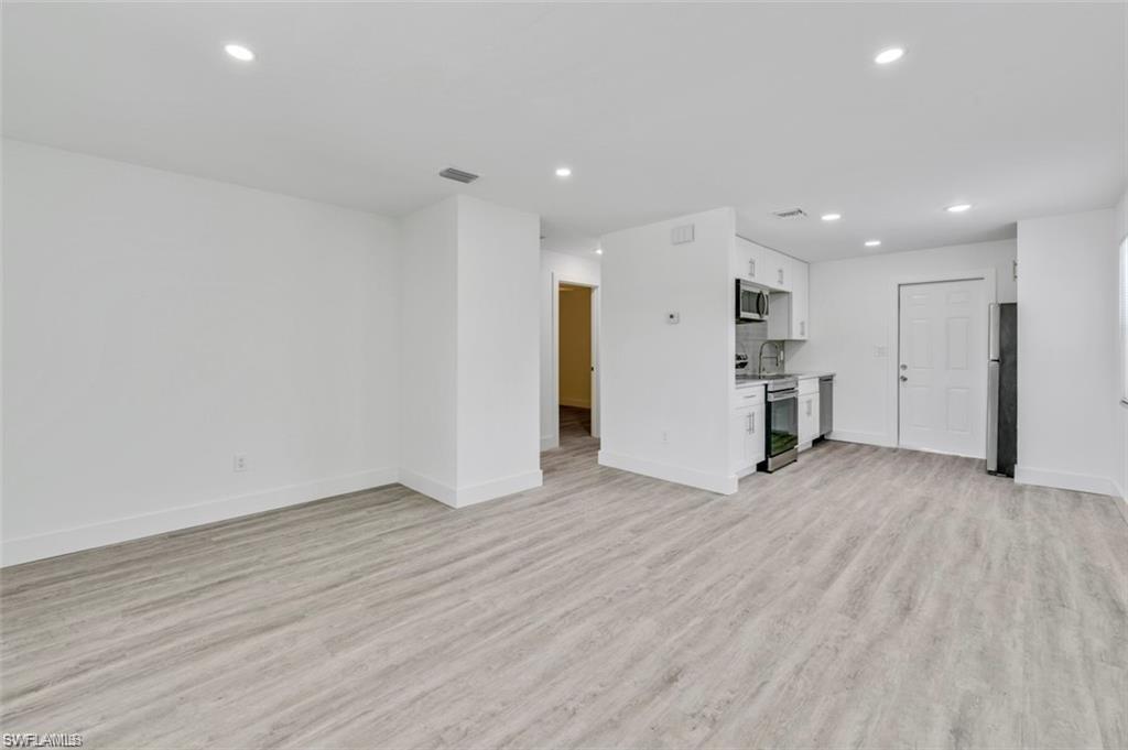 PINE VIEW VILLAS - Residential