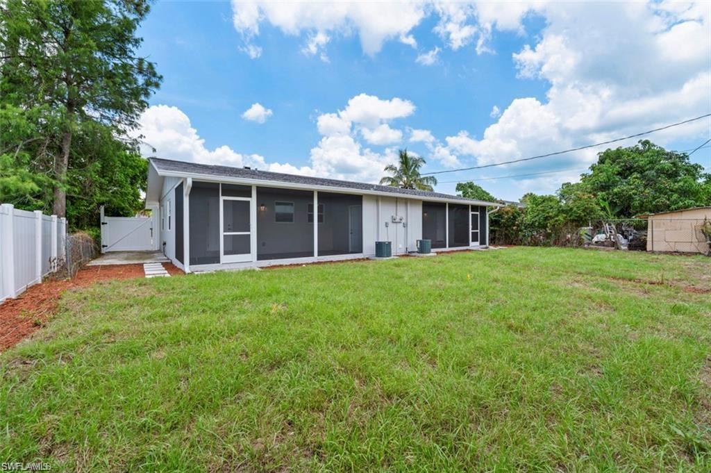 PINE VIEW VILLAS - Residential