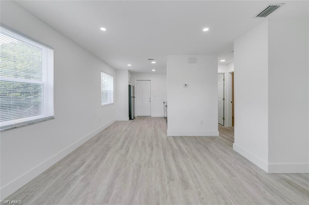 PINE VIEW VILLAS - Residential