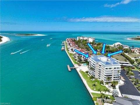 60 Pelican ST W 804 NAPLES FL 34113