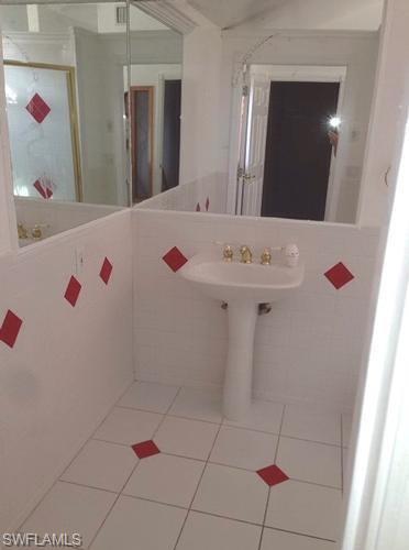 SAN CARLOS PARK - Residential