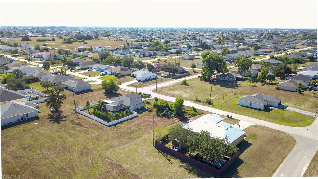 CAPE CORAL - Land