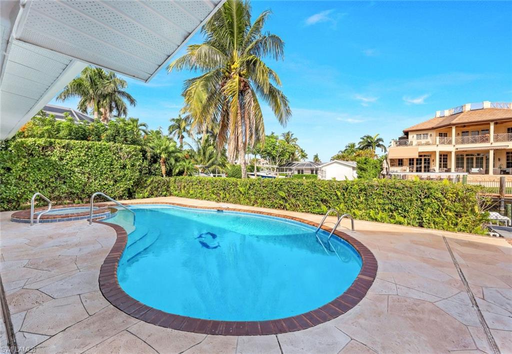 ROYAL HARBOR - Residential