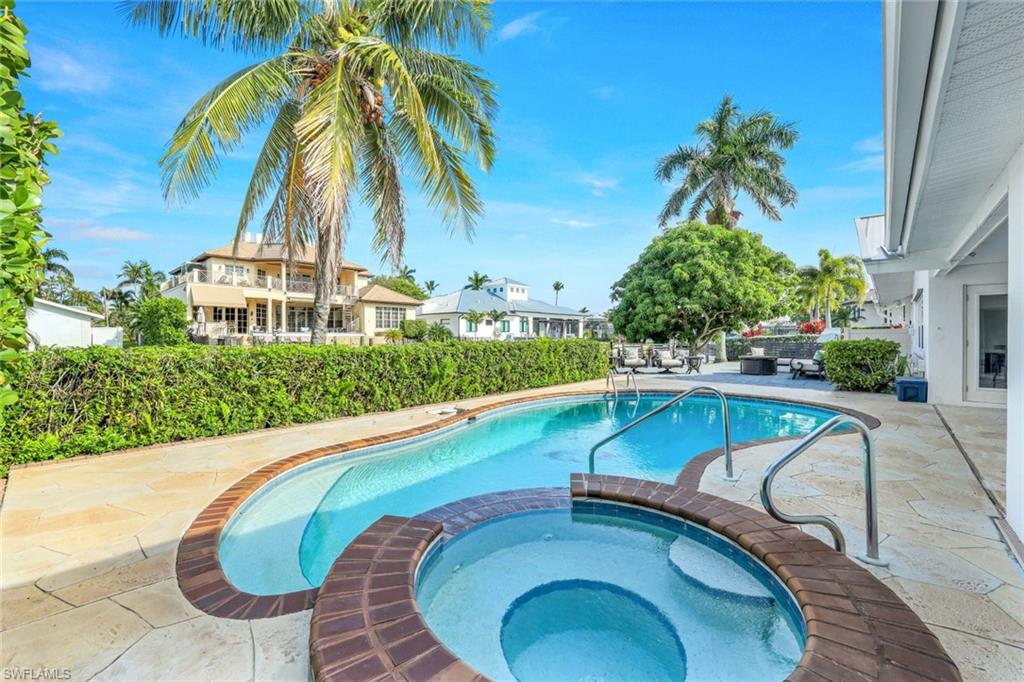 ROYAL HARBOR - Residential