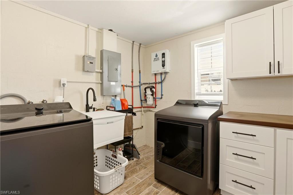 YACHT CLUB COLONY - Residential