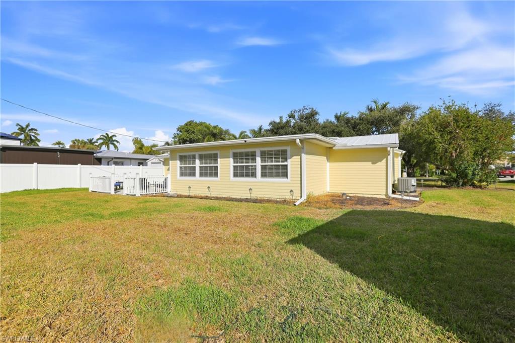 YACHT CLUB COLONY - Residential