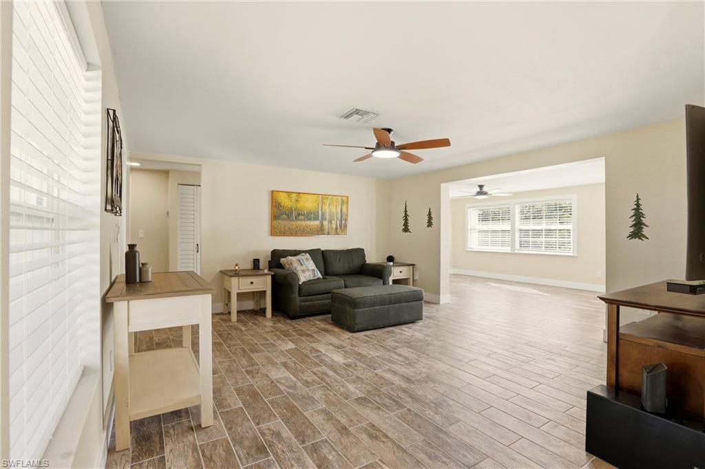 YACHT CLUB COLONY - Residential