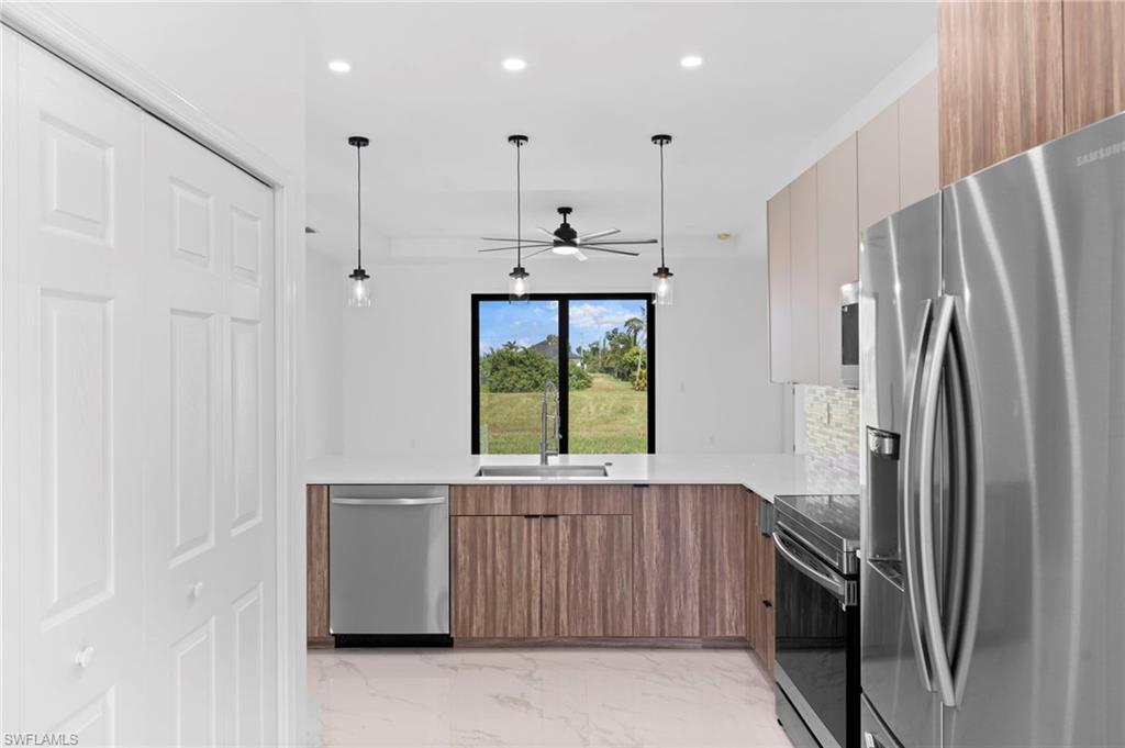 CAPE CORAL - Residential Lease