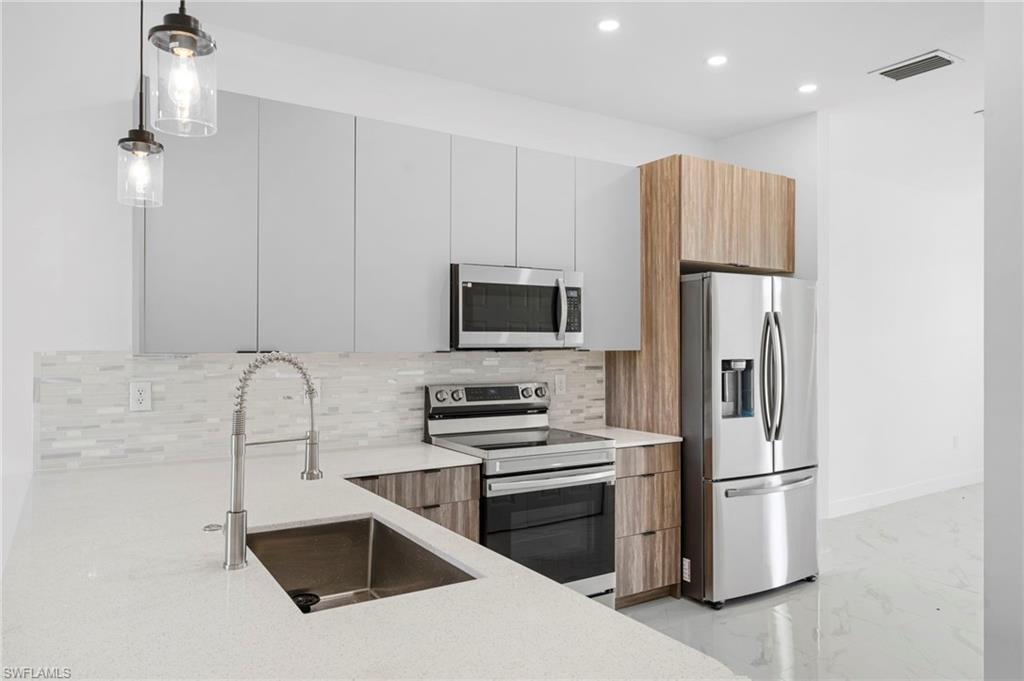 CAPE CORAL - Residential Lease