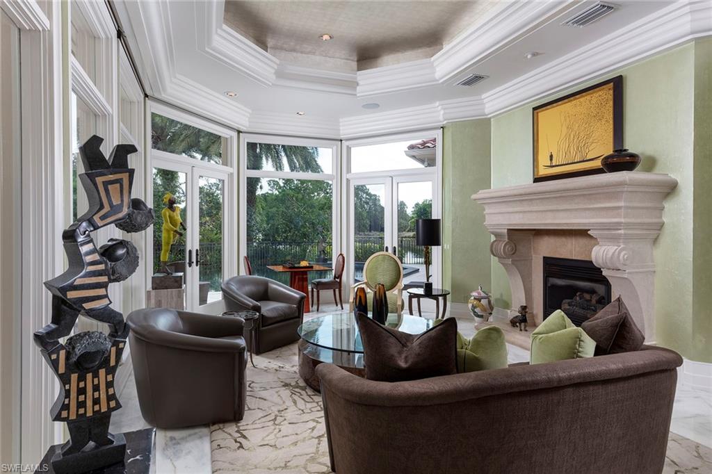 ESCADA AT TIBURON - Residential