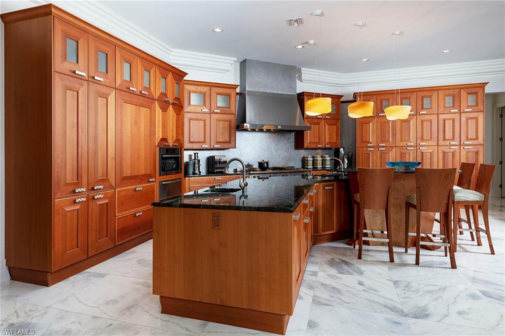 ESCADA AT TIBURON - Residential