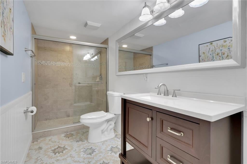 180 Cypress WAY E C218