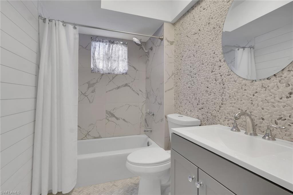 180 Cypress WAY E C218
