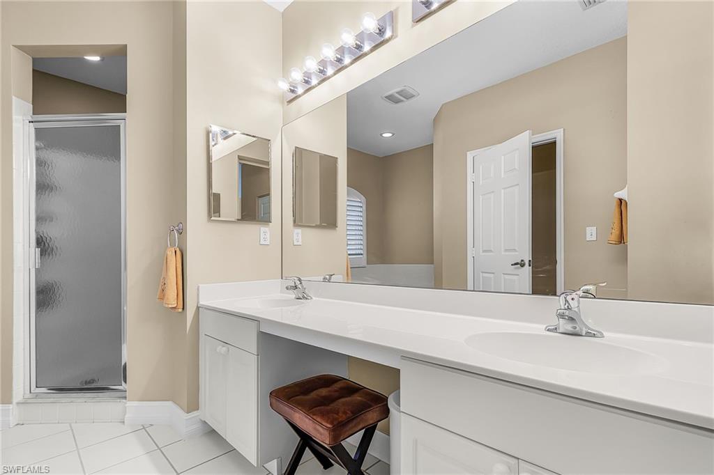 LAS BRISAS AT SPANISH WELLS - Residential