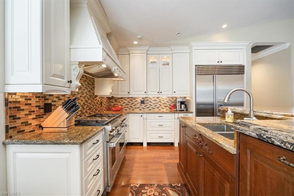 MOORINGS - Residential