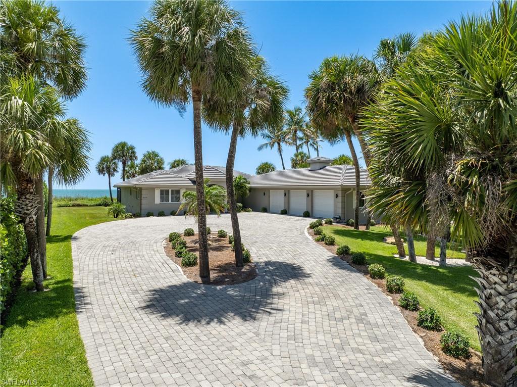 Photo of 10173 Gulf Shore DR, NAPLES, FL 34108 (MLS # 226024930)