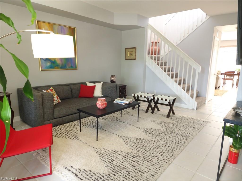 6112 Towncenter CIR